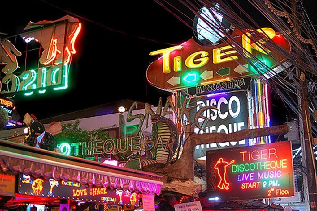 Long Beach Hotel Patong Exterior foto