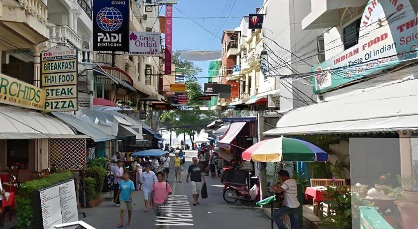 Long Beach Hotel Patong Exterior foto
