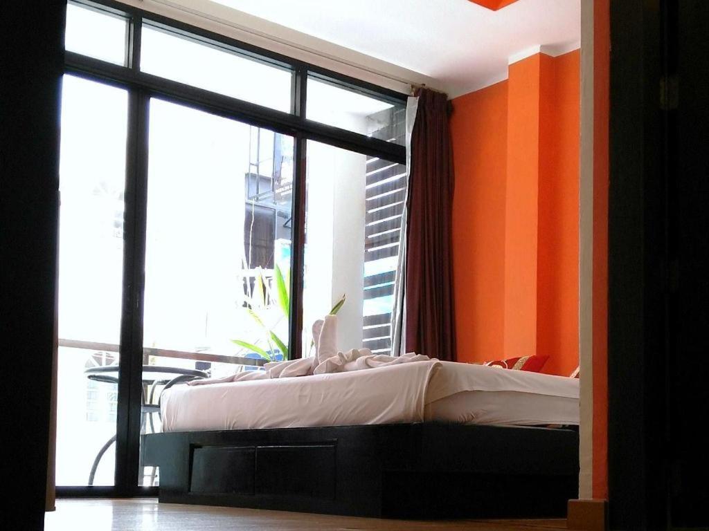 Long Beach Hotel Patong Exterior foto