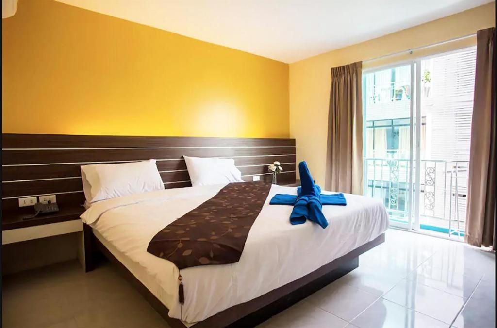 Long Beach Hotel Patong Exterior foto
