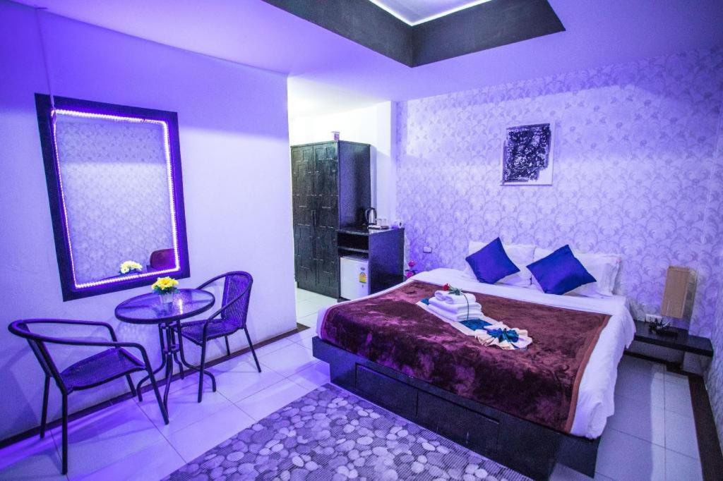 Long Beach Hotel Patong Exterior foto